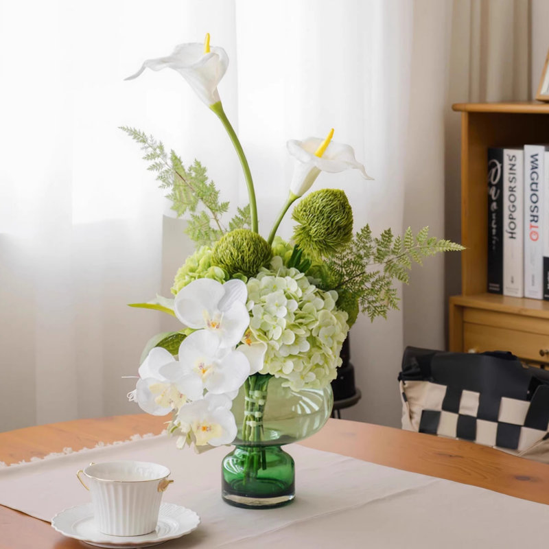 Ornements de fleurs simulées