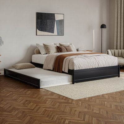 Lit plateforme en bois massif Lamariah avec lit gigogne assorti