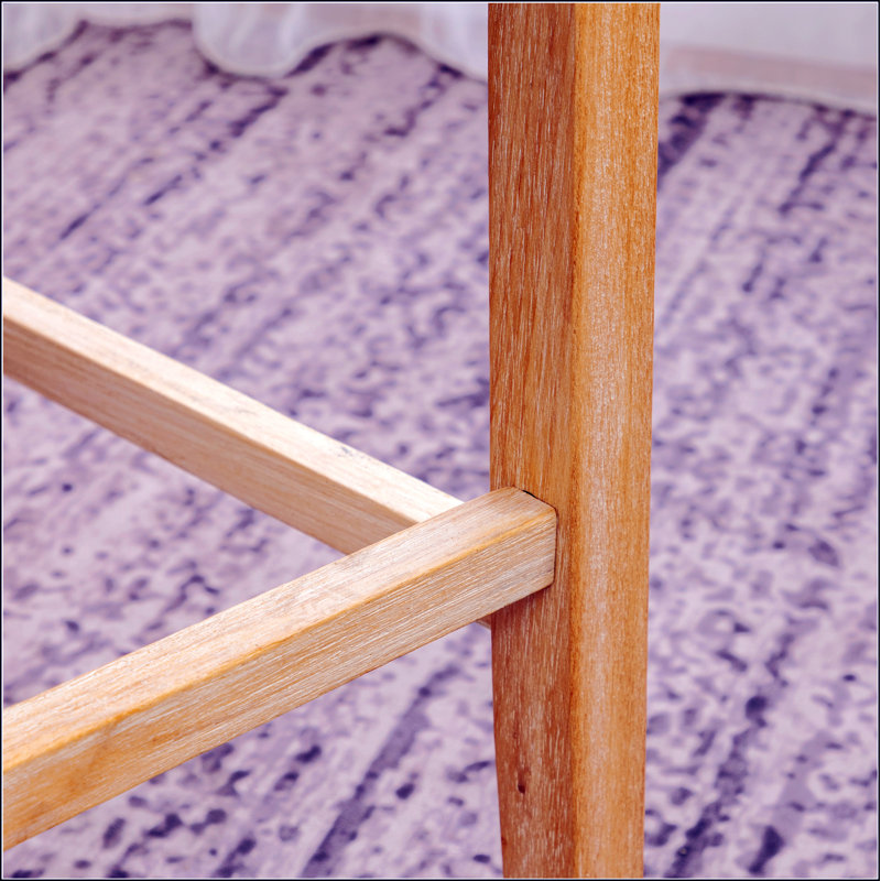 Tabourets en bois massif à boutons capitonnés, Gris