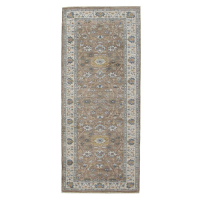 Daugherty Hand Knotted 3x8 Lt.Brown Runner