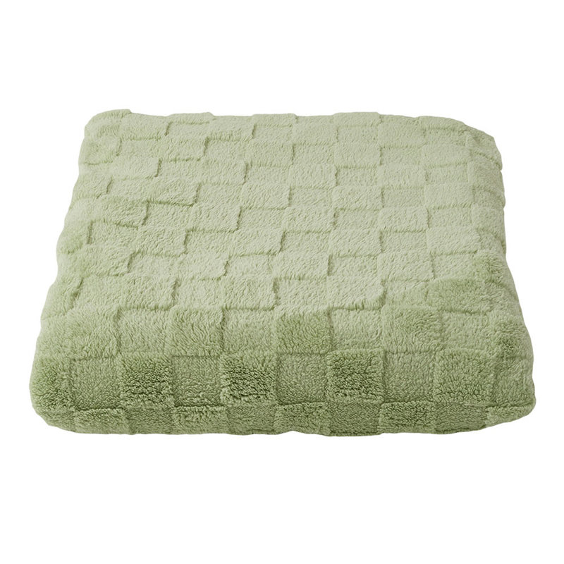 Machine Tufted Throw Blanket