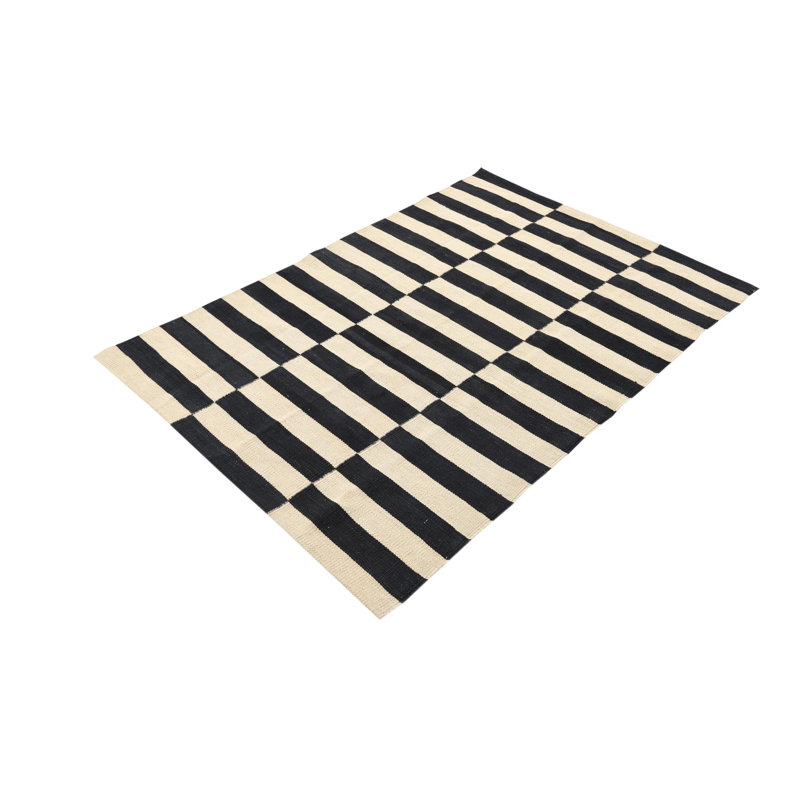 Tapis noir et blanc 3x5