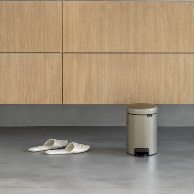 Poubelle à pédale NewIcon de Brabantia, 0,8 gallon (3 litres)