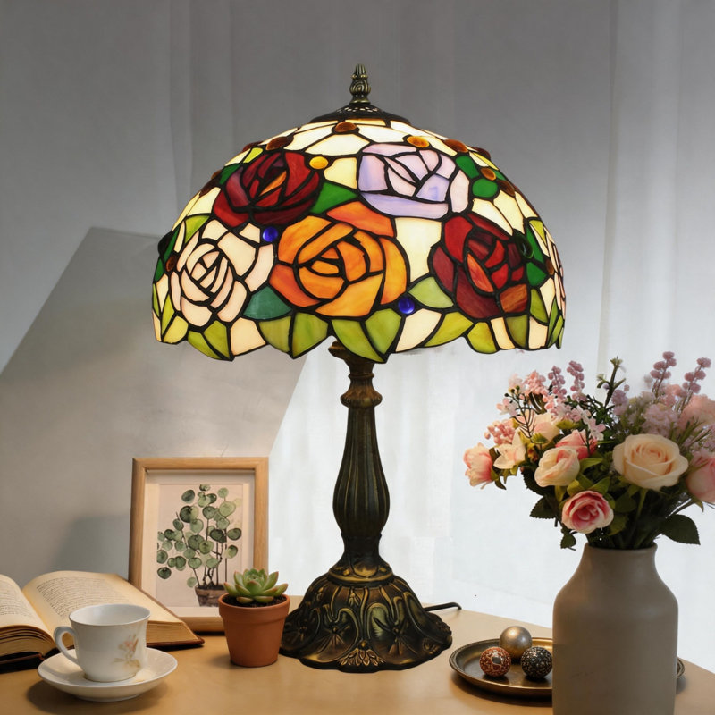 Lampe de table en verre coloré style Victoria Tiffany