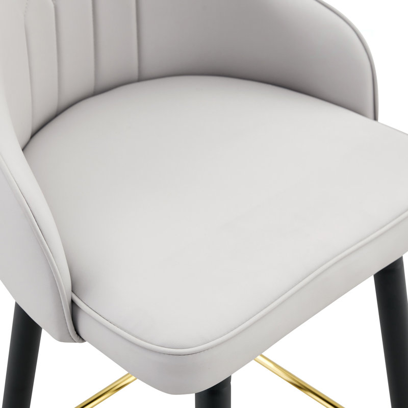 Ensemble de 2 tabourets de bar en cuir PU gris clair: hauteur de 37,7 po, hauteur de siège de 25 po, repose-pieds d'appoint doré, idéal pour un îlot de cuisine, un bar et une salle à manger
