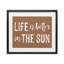 «Life Better In Sun Brown», reproduction encadrée sous verre encadrée de lettres et de lignes-588949335-588949332