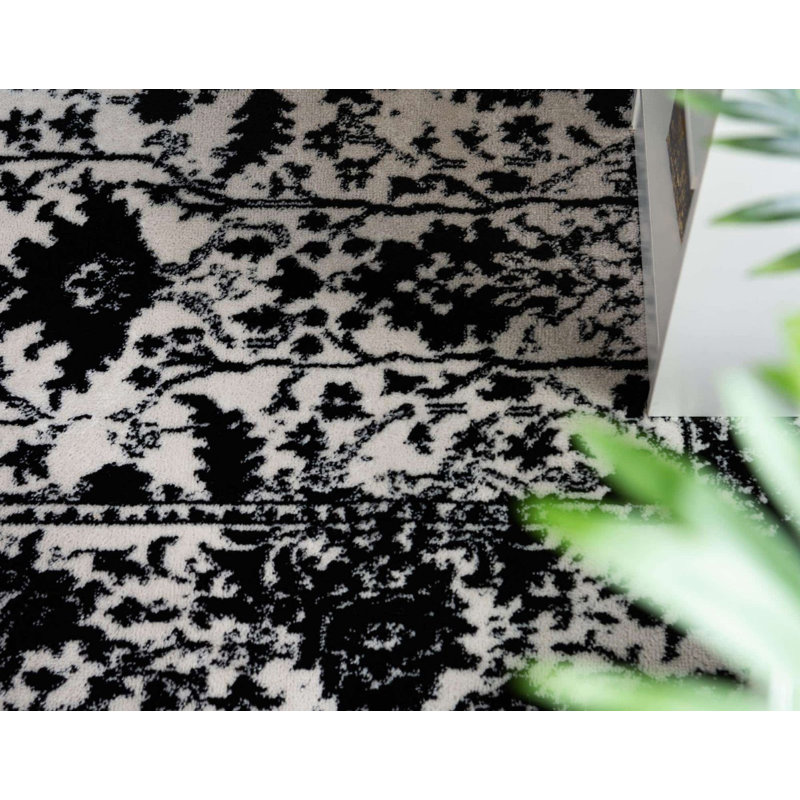Geddis Ikat Indoor Rug, Rectangle 8' x 10'