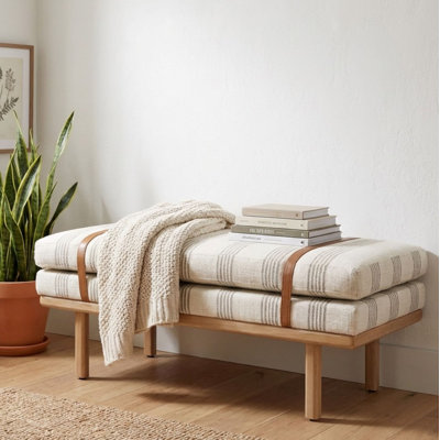 Banc rembourré Azayvion avec base en bois