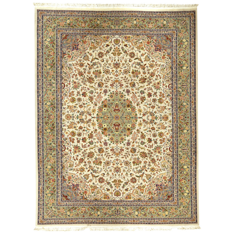 High-Quality Hand-Knotted Ivory And Light Green Area Rug