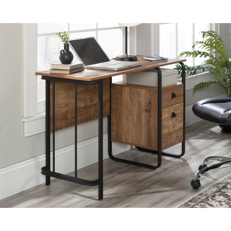 Bureau Dobby Station House en chêne gravé