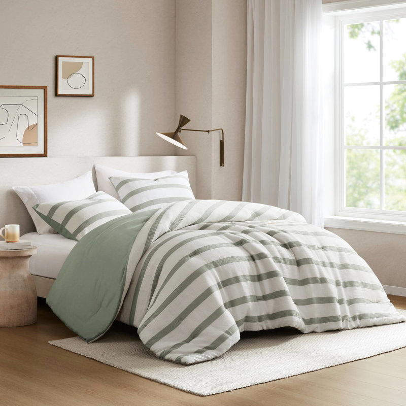 Édredon rayé double / grand avec texture froissée subtile, rembourrage léger et microfibre lisse. Édredon pour chambre à coucher Coastal Rehaussez votre expérience de sommeil