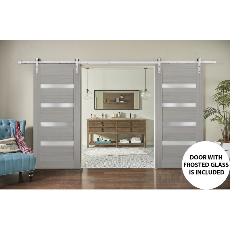 Portes de grange intérieures en bois givré Quadro avec ensemble de quincaillerie d'installation, 72 po x 84 po, Argent