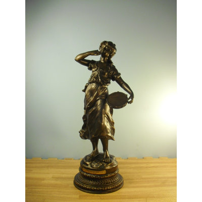 Sculpture fille Chanteur Des Rues