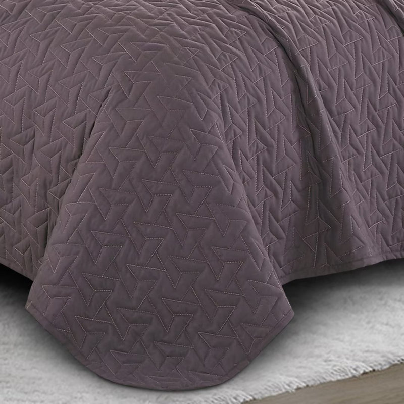 Polyester Striped Comforter, Queen Comforter + 2 Pillowcases