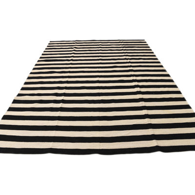 Noor Black and White Rug