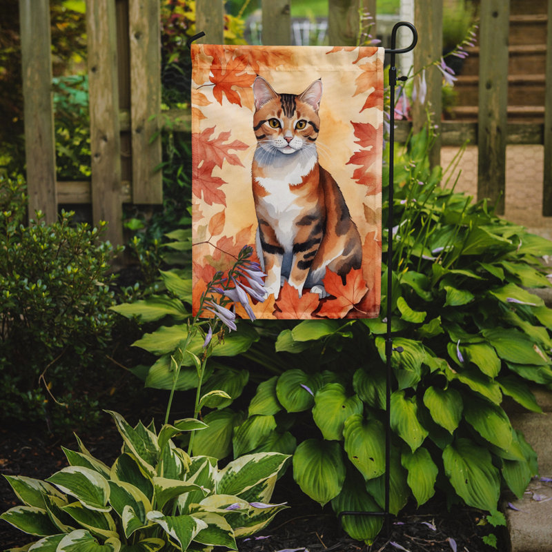 Chat en feuilles d'automne drapeau de jardin, Korean Bobtail