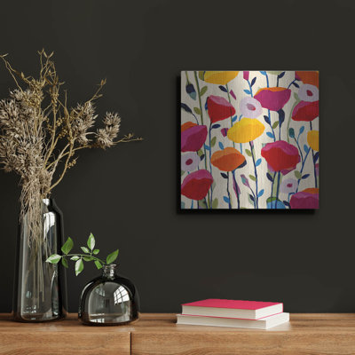 «Bursting Poppies» par Carrie Schmitt, art mural en métal