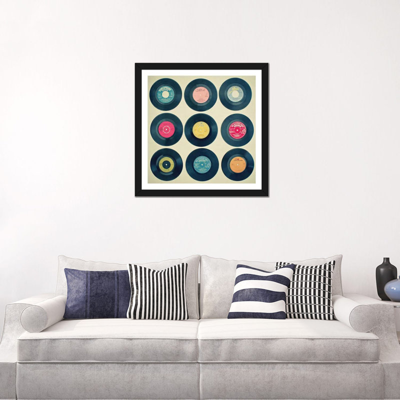 Collection de vinyle par Cassia Beck - impression, Papier encadré noir, H 24 po x l 24 po x p 1 po, Blanc
