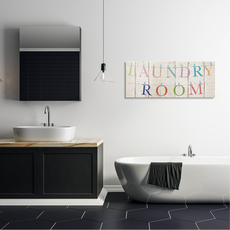 "Laundry Room", H 17 po x l 40 po x P 1,5 po