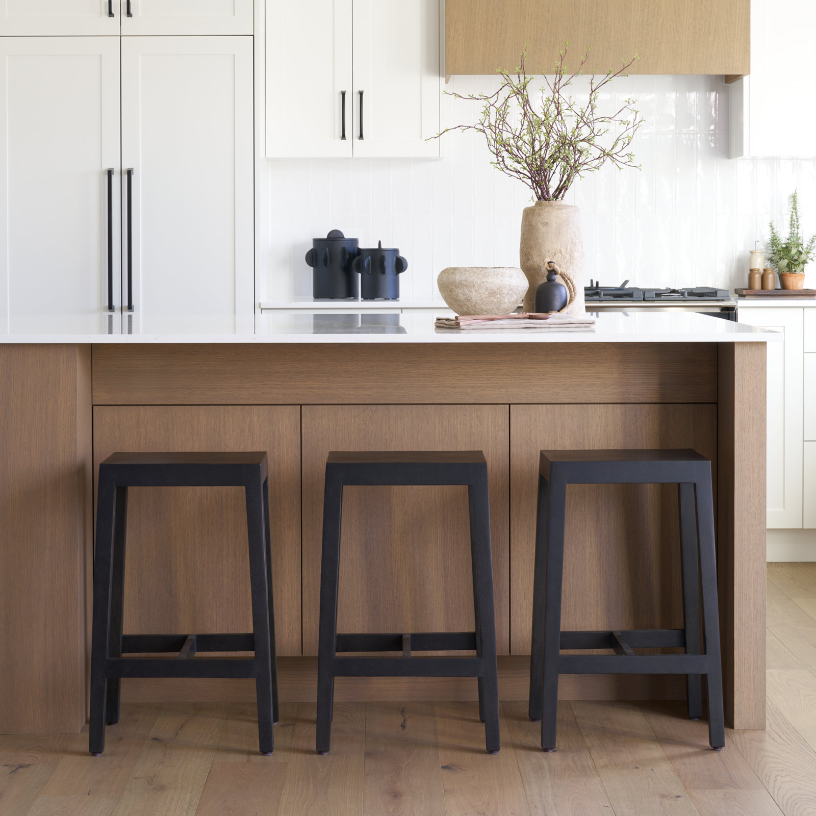 Veronica 25" Bar Stool, Black