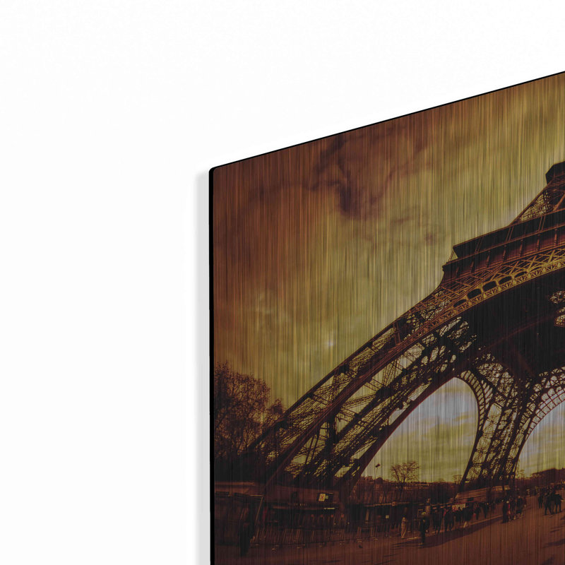 «Eiffel Apocalypse Color» par Sebastien Lory, H 16 po x l 24 po