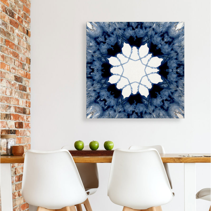 «Indigo Kaleidoscope I», impression sur toile tendue, H 24 po x l 24 po x 1,5 po