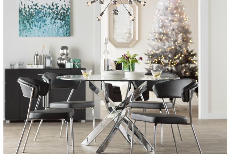how to decorate a Christmas tree like a pro