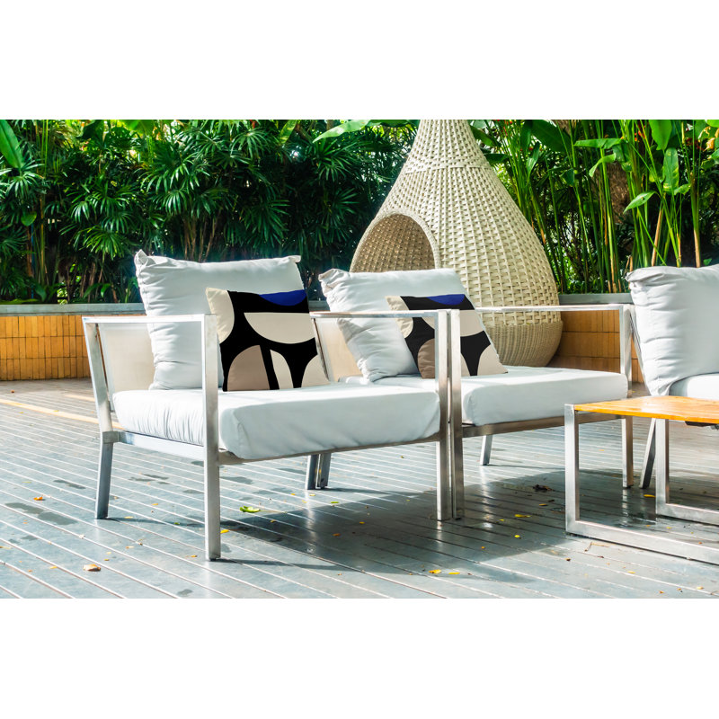 Coussin intérieur / extérieur en polyester filé Lara, Bleu marine / Blanc cassé, 15 po x 15 po