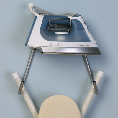 Planche à repasser au-dessus de la porte avec cadre mince à fermeture automatique et housse en coton