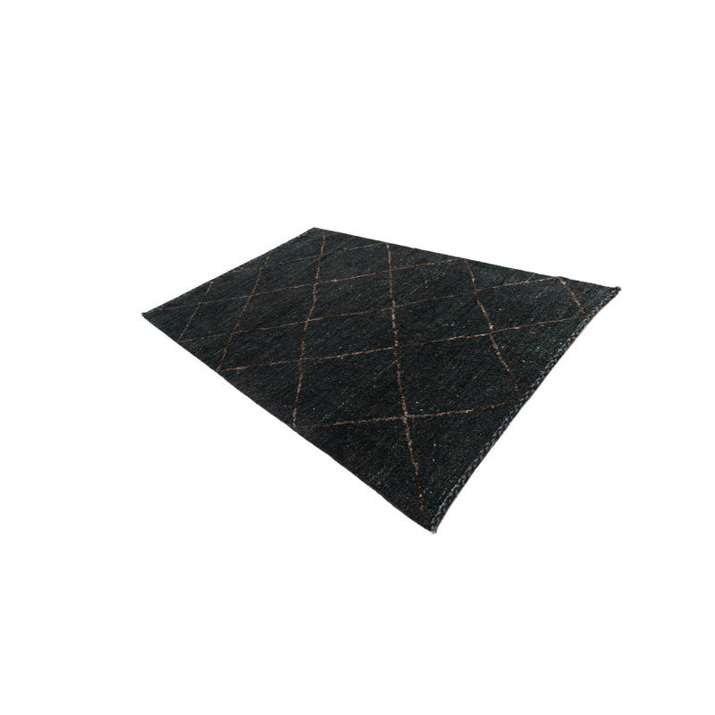 Tapis noir Kalmanovitz
