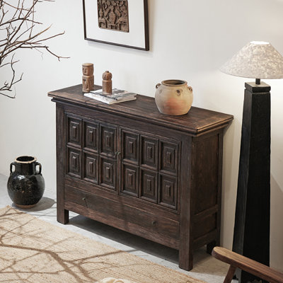 Armoire vintage en bois massif vieilli avec rangement