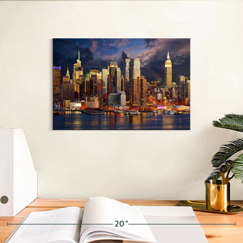 Ravi, Midtown Manhattan, H 8 po x l 12 po
