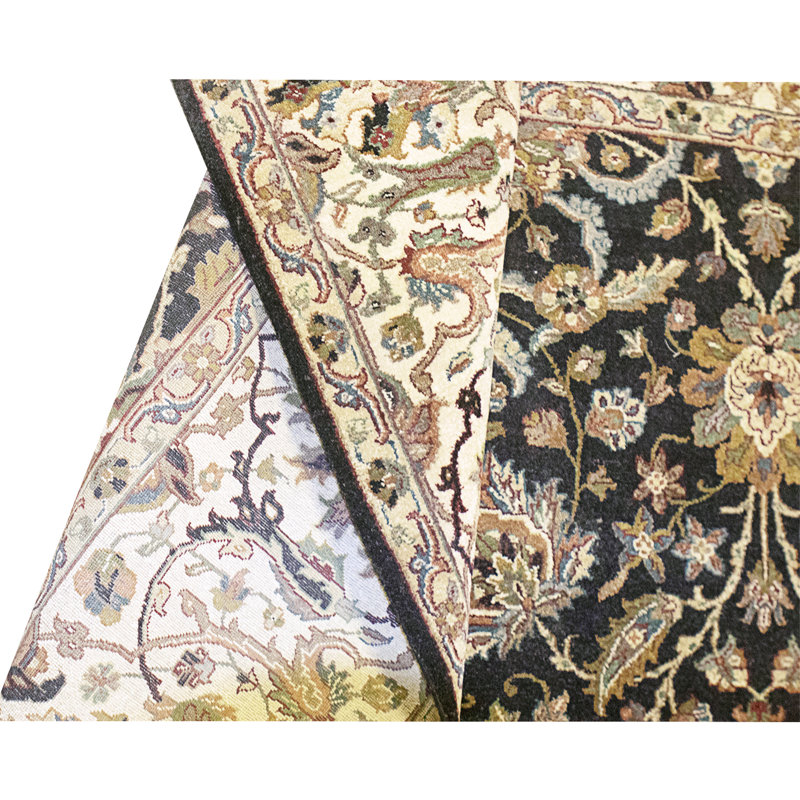 Tapis noir et ivoire de haute qualité noué à la main