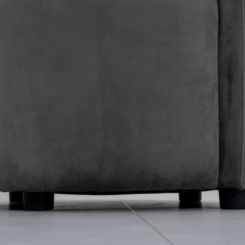 Chaise rembourrée avec dossier confortable, parfaite pour le salon et les intérieurs modernes