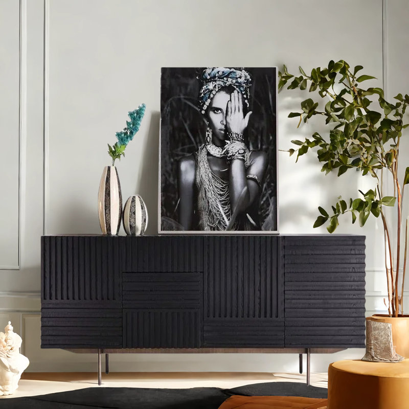 Buffet Minimalist, 31.5" H x 70.9" W x 17.7" D