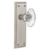 New York Plate with Oval Fluted Crystal Door Knob