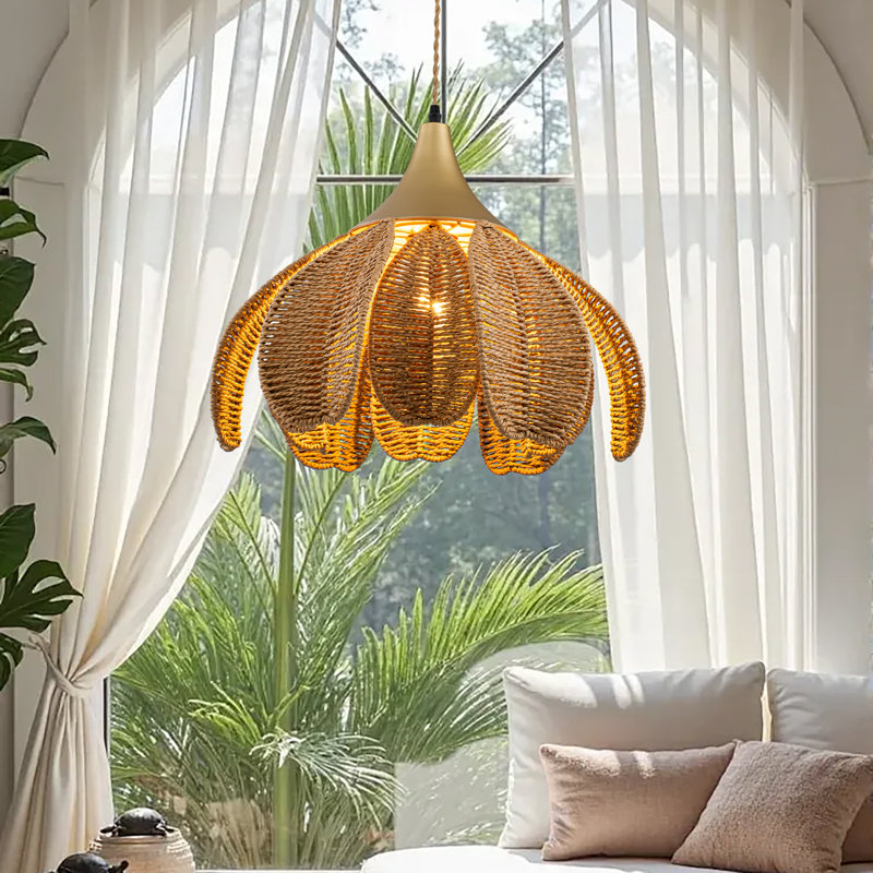 Luminaire suspendu floral chanvre en rotin 1 lumière Kamala - Boho côtier moderne - tissé à la main, Doré