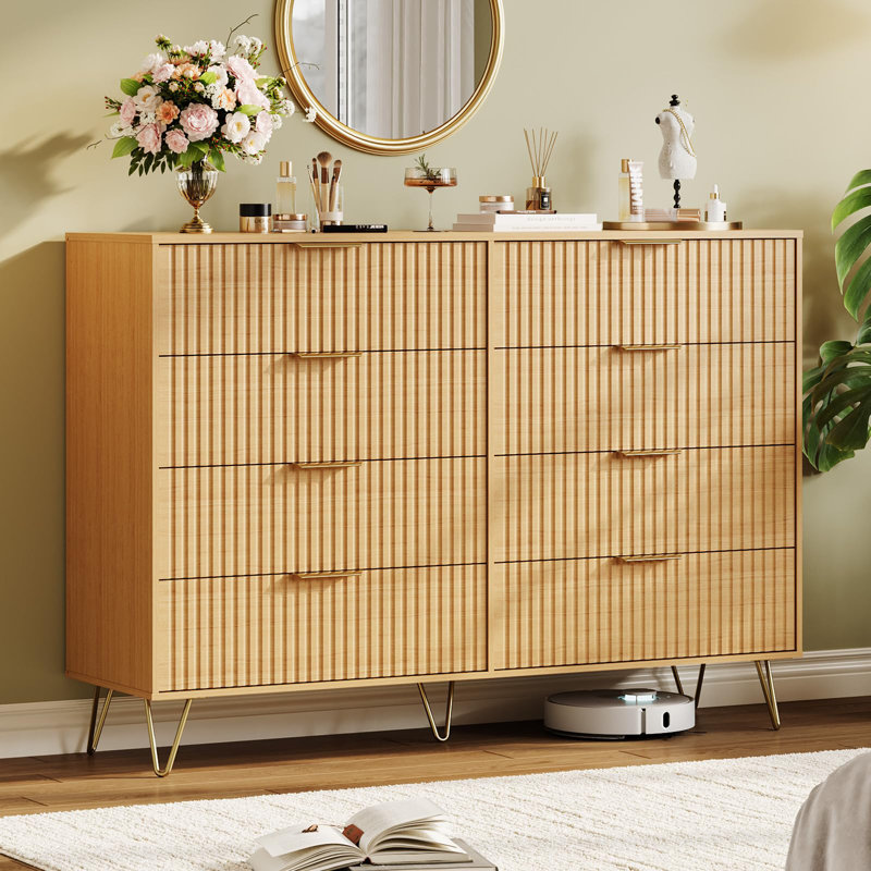Commode cannelée de 55 po à 8 tiroirs avec poignées en métal et commode en bois moderne, Naturel