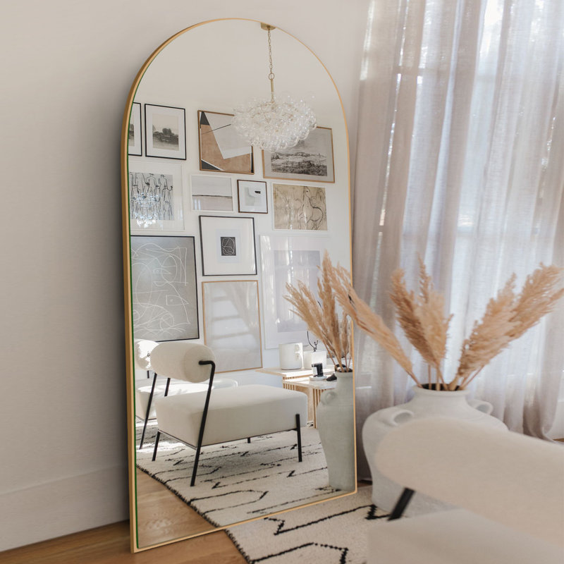 Miroir pleine grandeur surdimensionné et arqué en bois, Doré, 71 po x 28 po