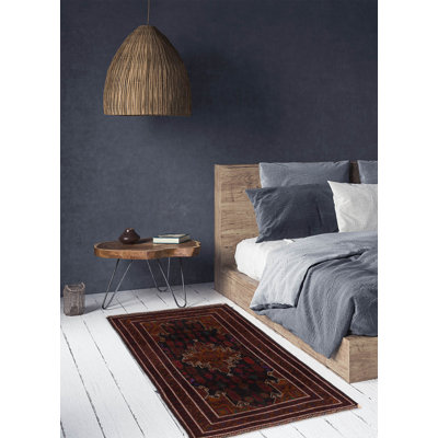 Tapis noir Teimani 3 pi 7 po x 6 pi 5 po