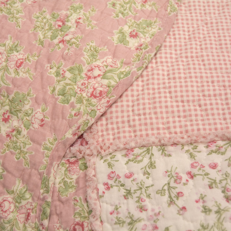 Strawberry Garden Strawberry Garden Cotton Quilt Set, Queen Quilt + 2 Standard Shams