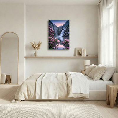 Art mural sur toile Misty Waterfall Over Gray Rocks