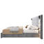 Lit plateforme tapissier en velours avec ports USB et appliques murales de lecture