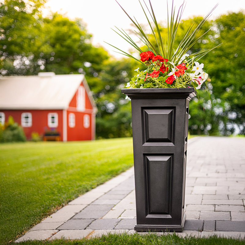 Nantucket Pot Planter, Black