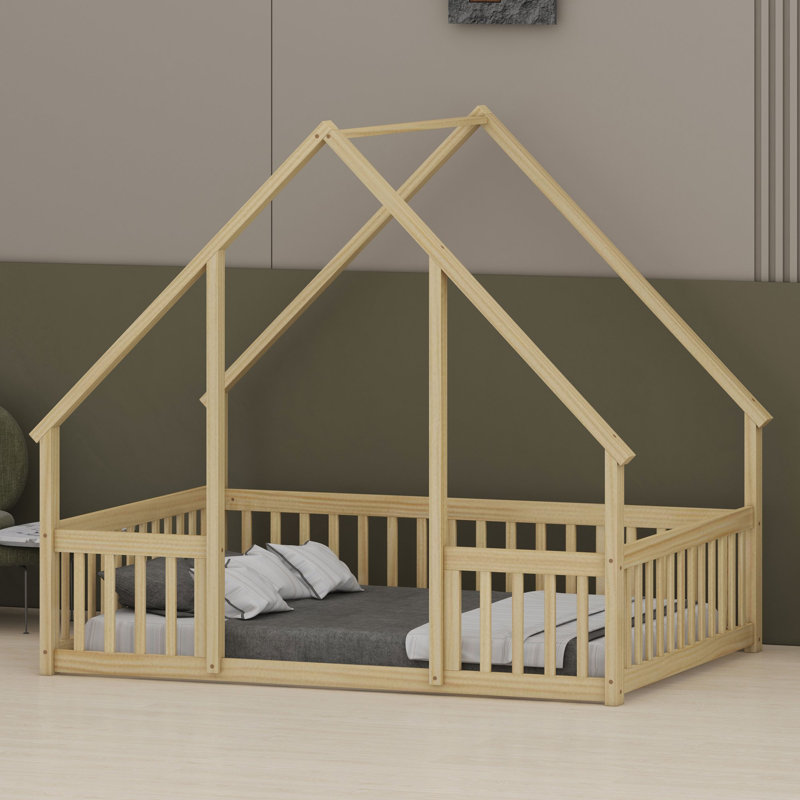 Lit au sol en forme de maison avec barrières de sécurité et structure de toit pour le jeu imaginatif et le sommeil des enfants