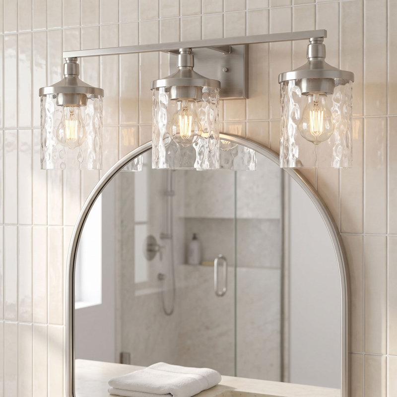 Éclairage pour meuble-lavabo à 3 lumières Baldwin, Nickel brossé, Trois lumières
