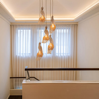 Lustre en grappe de rotin moderne à 5 lumières Clema