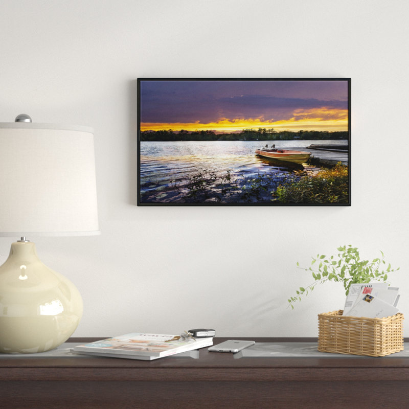«Boat Docked in Lake at Sunset», reproduction de photo sur toile tendue encadrée, H 12 po x l 20 po x P 1 po