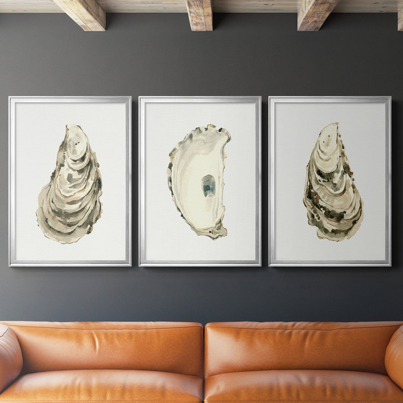 «Neutral Oyster Study I», toile encadrée de qualité supérieure - prête à être accrochée, Cadre argenté