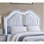 Lit contemporain de très grande taille avec finition argentée, lumières à DEL intégrées, silhouette et rayures scintillantes sur un revêtement en tissu doux de style chambre à coucher,-221900253